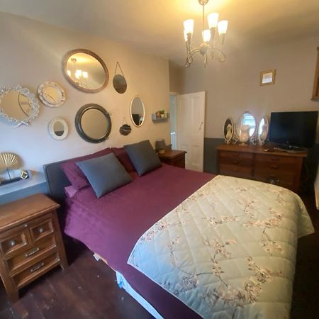 3 Bed Town House Llandeilo Carmarthenshire Villa Exterior foto